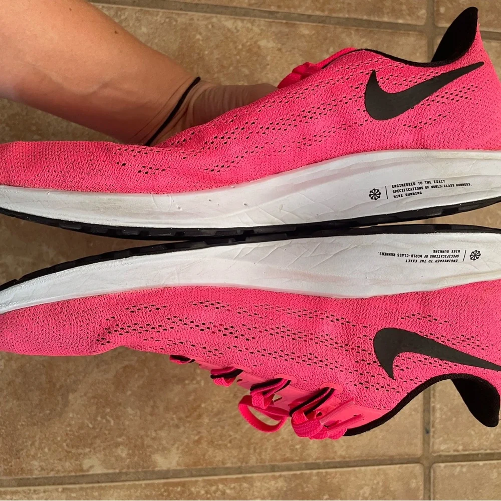 Nike Air Zoom Pegasus 36 'Hyper Pink' - Picture 10 of 12